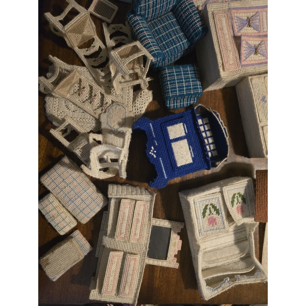 Corchet Dollhouse Items Barbie Doll Couch Bed Dressers‎ Chairs Rugs Vtg Lot